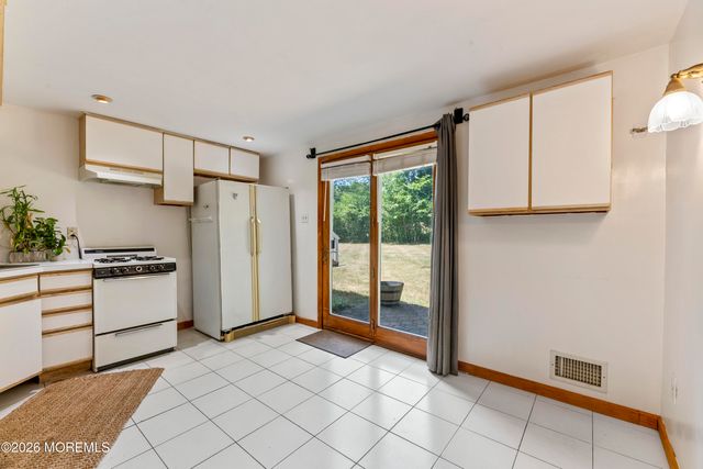 5 Yale Court, East Brunswick, NJ 08816