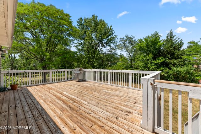 5 Yale Court, East Brunswick, NJ 08816