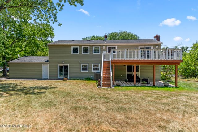 5 Yale Court, East Brunswick, NJ 08816