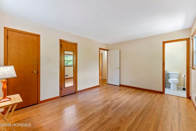 5 Yale Court, East Brunswick, NJ 08816