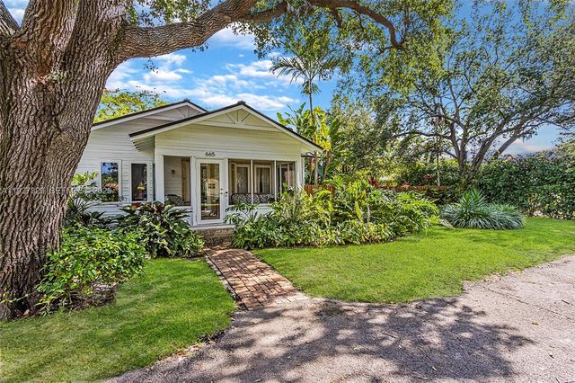 665 NE 120th St, Biscayne Park, FL 33161