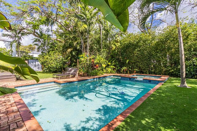 665 NE 120th St, Biscayne Park, FL 33161