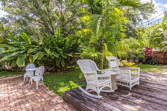 665 NE 120th St, Biscayne Park, FL 33161