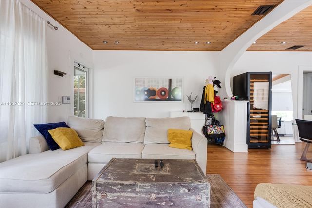 665 NE 120th St, Biscayne Park, FL 33161