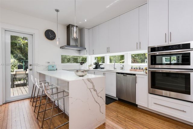 665 NE 120th St, Biscayne Park, FL 33161