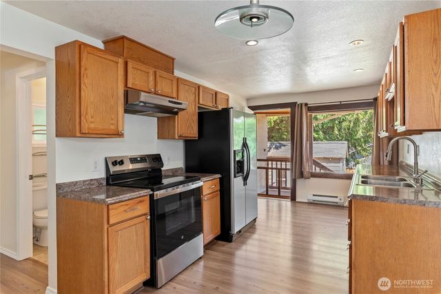 1906 14th Street, Bremerton, WA 98337