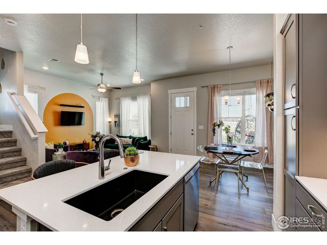 6784 Maple Leaf Dr, Timnath, CO 80547