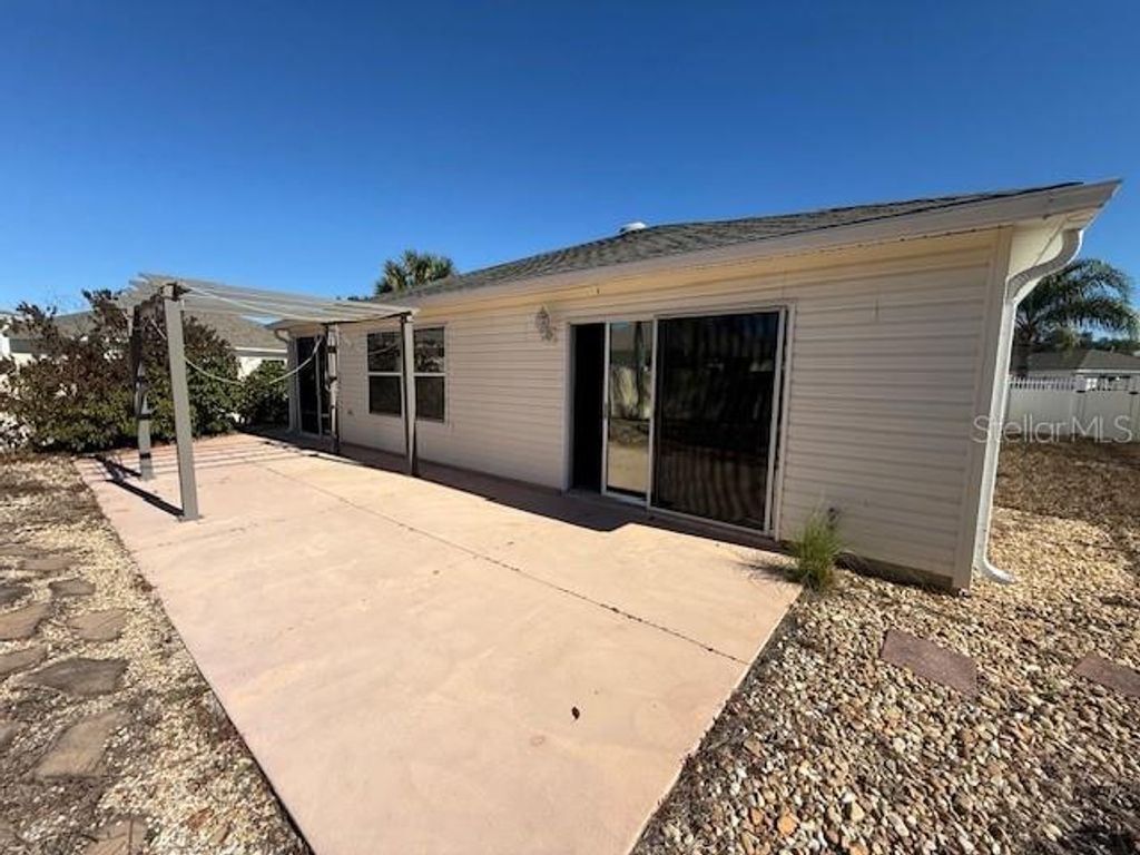 Image 15 of property listing at 17760 SE 91ST FREEDOM COURT, The Villages, FL 32162