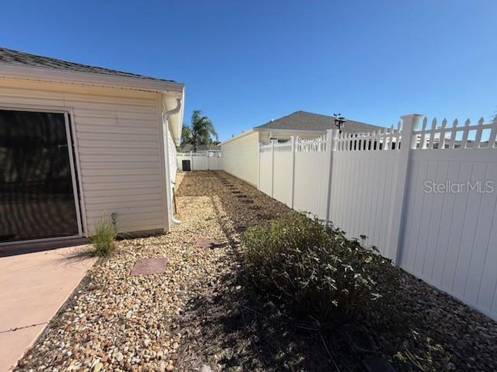 Image 16 of property listing at 17760 SE 91ST FREEDOM COURT, The Villages, FL 32162