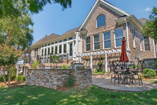 965 Plantation Blvd, Gallatin, TN 37066