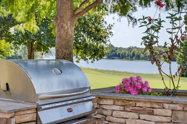 965 Plantation Blvd, Gallatin, TN 37066