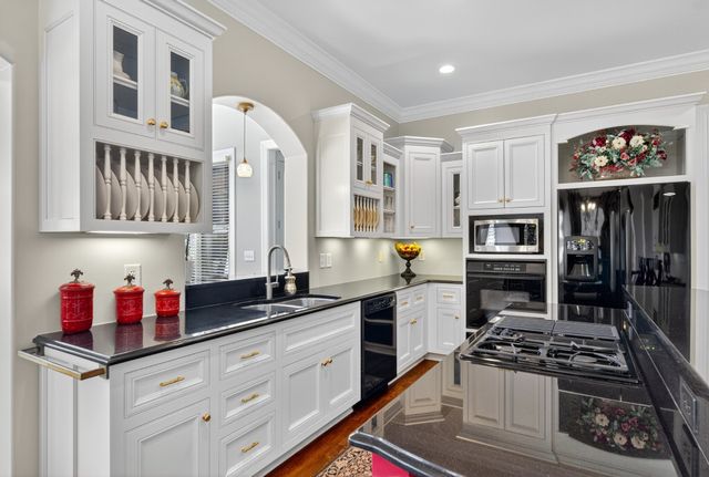 965 Plantation Blvd, Gallatin, TN 37066