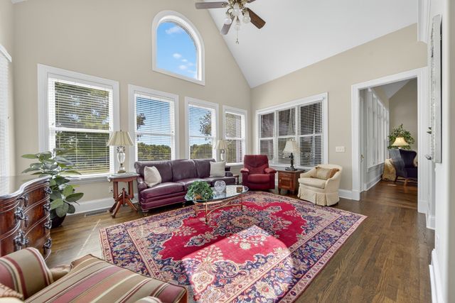 965 Plantation Blvd, Gallatin, TN 37066