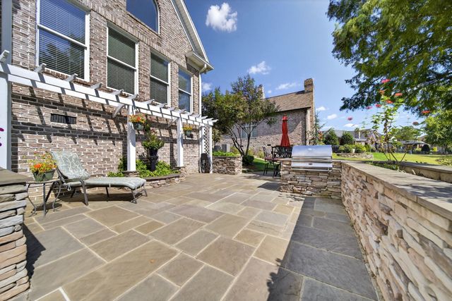 965 Plantation Blvd, Gallatin, TN 37066