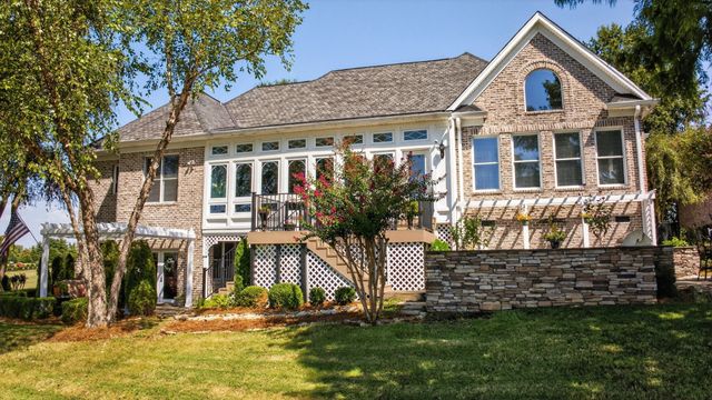 965 Plantation Blvd, Gallatin, TN 37066