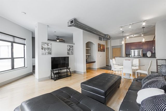 1901 Post Oak Boulevard 3115, Houston, TX 77056