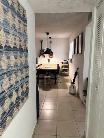 17911 NW 68th Ave P, Hialeah, FL 33015
