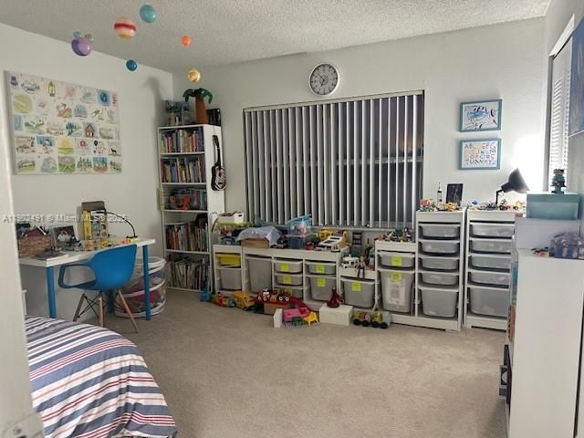 17911 NW 68th Ave P, Hialeah, FL 33015