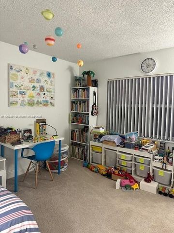 17911 NW 68th Ave P, Hialeah, FL 33015