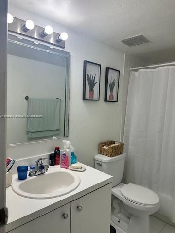 17911 NW 68th Ave P, Hialeah, FL 33015