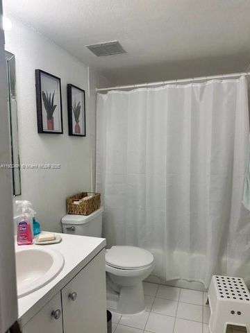 17911 NW 68th Ave P, Hialeah, FL 33015