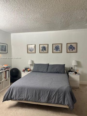 17911 NW 68th Ave P, Hialeah, FL 33015