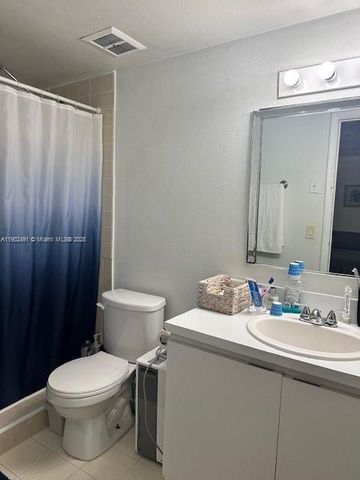 17911 NW 68th Ave P, Hialeah, FL 33015