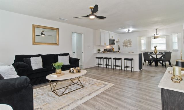 6408 Crawford Court, Forest Hill, TX 76119