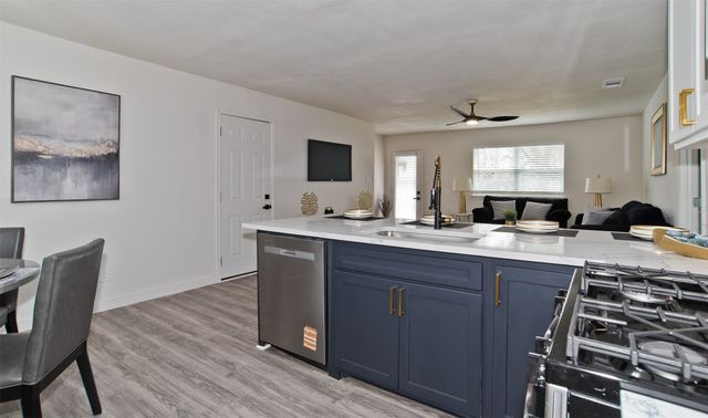 6408 Crawford Court, Forest Hill, TX 76119