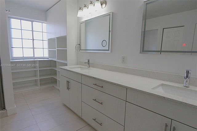 7392 NW 112th Ct 7392, Doral, FL 33178