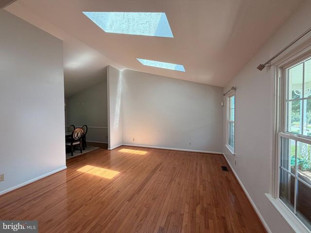 11926 WOODLAND VIEW DR, Fredericksburg, VA 22407
