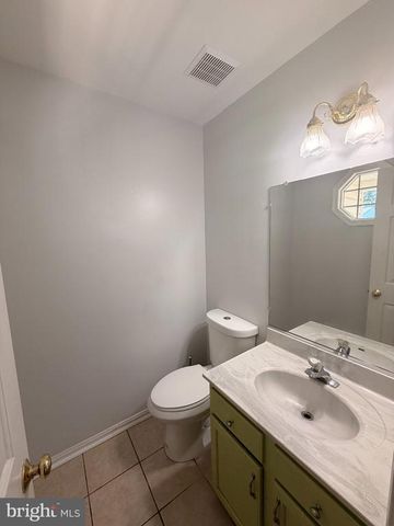 11926 WOODLAND VIEW DR, Fredericksburg, VA 22407