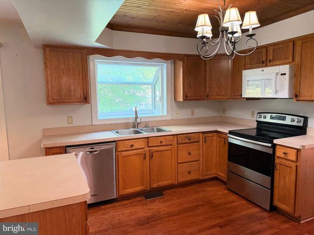 11926 WOODLAND VIEW DR, Fredericksburg, VA 22407