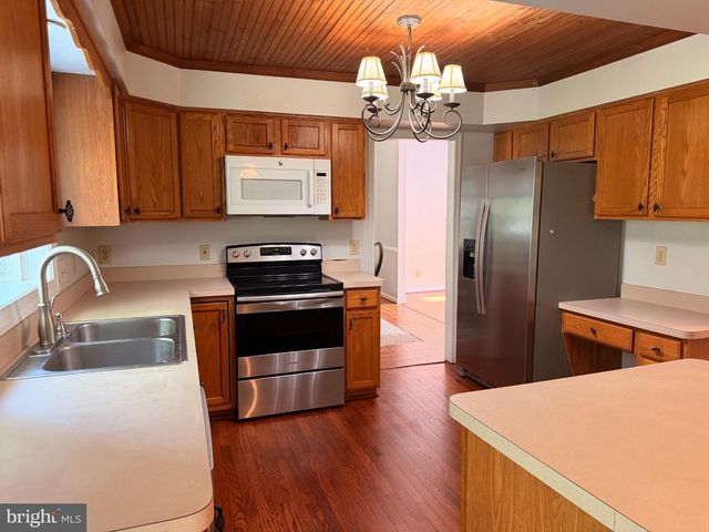 11926 WOODLAND VIEW DR, Fredericksburg, VA 22407
