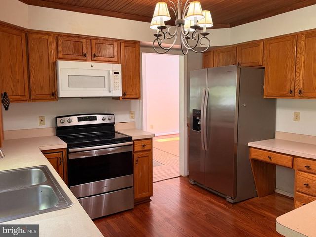 11926 WOODLAND VIEW DR, Fredericksburg, VA 22407