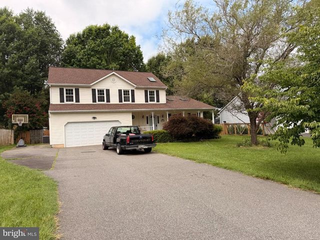 11926 WOODLAND VIEW DR, Fredericksburg, VA 22407
