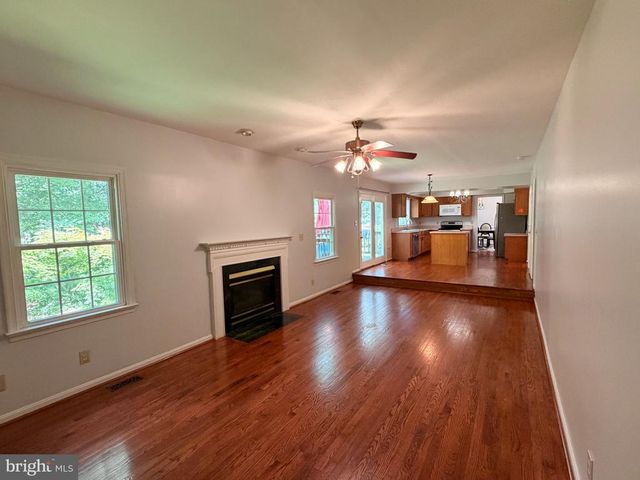 11926 WOODLAND VIEW DR, Fredericksburg, VA 22407