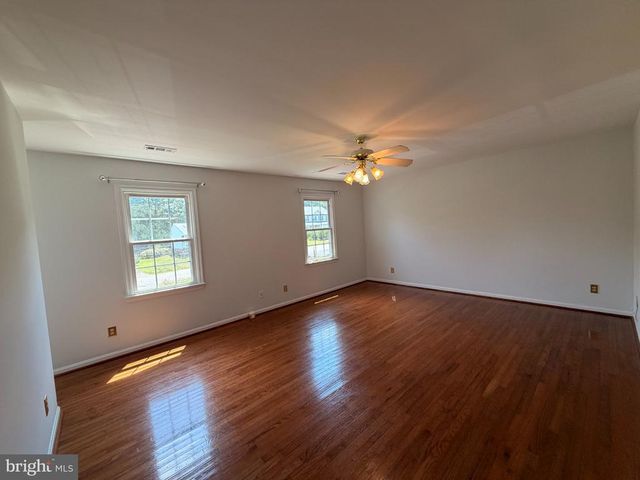 11926 WOODLAND VIEW DR, Fredericksburg, VA 22407