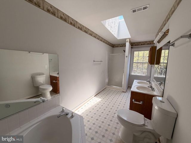 11926 WOODLAND VIEW DR, Fredericksburg, VA 22407