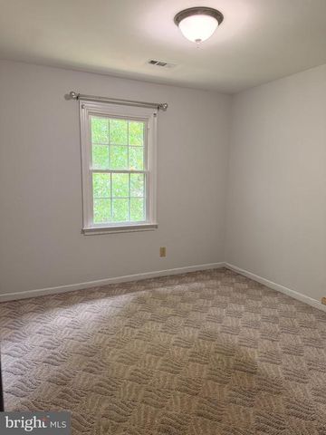 11926 WOODLAND VIEW DR, Fredericksburg, VA 22407