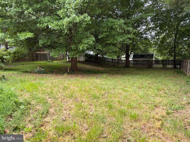 11926 WOODLAND VIEW DR, Fredericksburg, VA 22407
