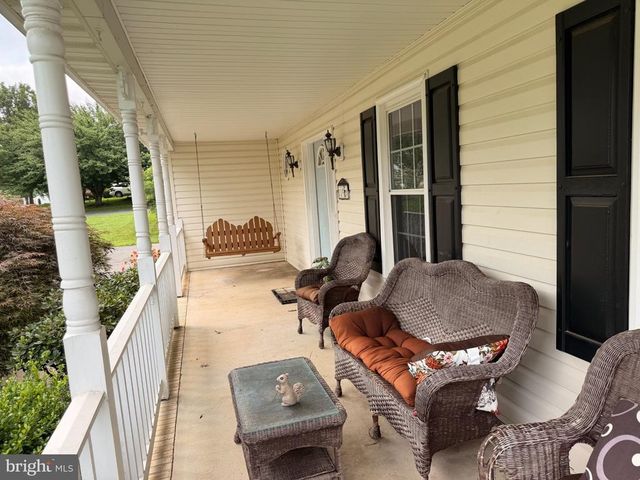 11926 WOODLAND VIEW DR, Fredericksburg, VA 22407