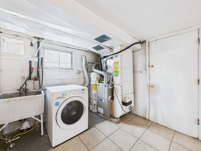 235 32nd Avenue, Bellwood, IL 60104