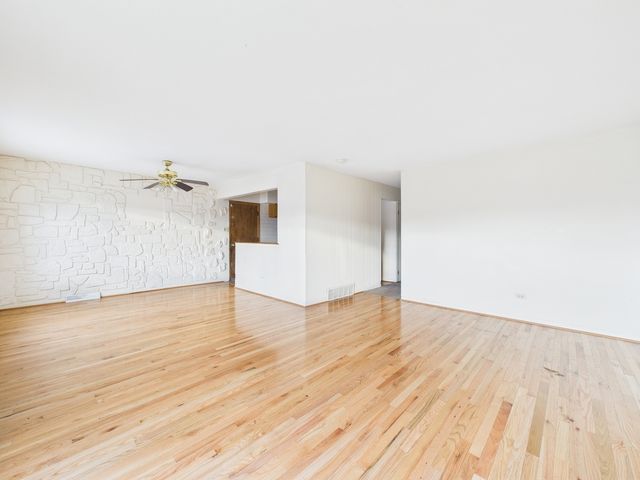 235 32nd Avenue, Bellwood, IL 60104