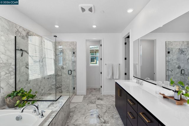 2529 Lake Club Dr, Fairfield, CA 94533