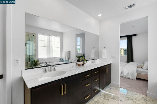 2529 Lake Club Dr, Fairfield, CA 94533