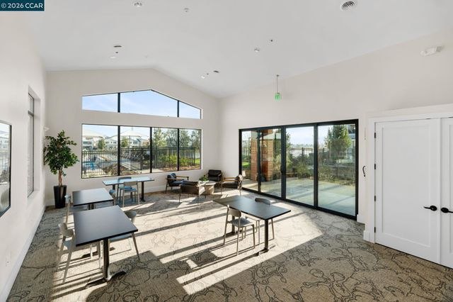 2529 Lake Club Dr, Fairfield, CA 94533