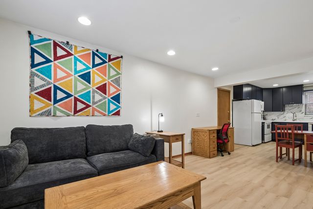 7310 N HARLEM Street 102, Chicago, IL 60631