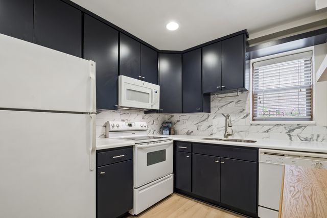 7310 N HARLEM Street 102, Chicago, IL 60631