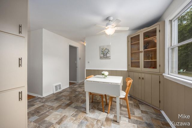 3901 Suburban Shores Drive Ne, Plainfield Twp, MI 49525